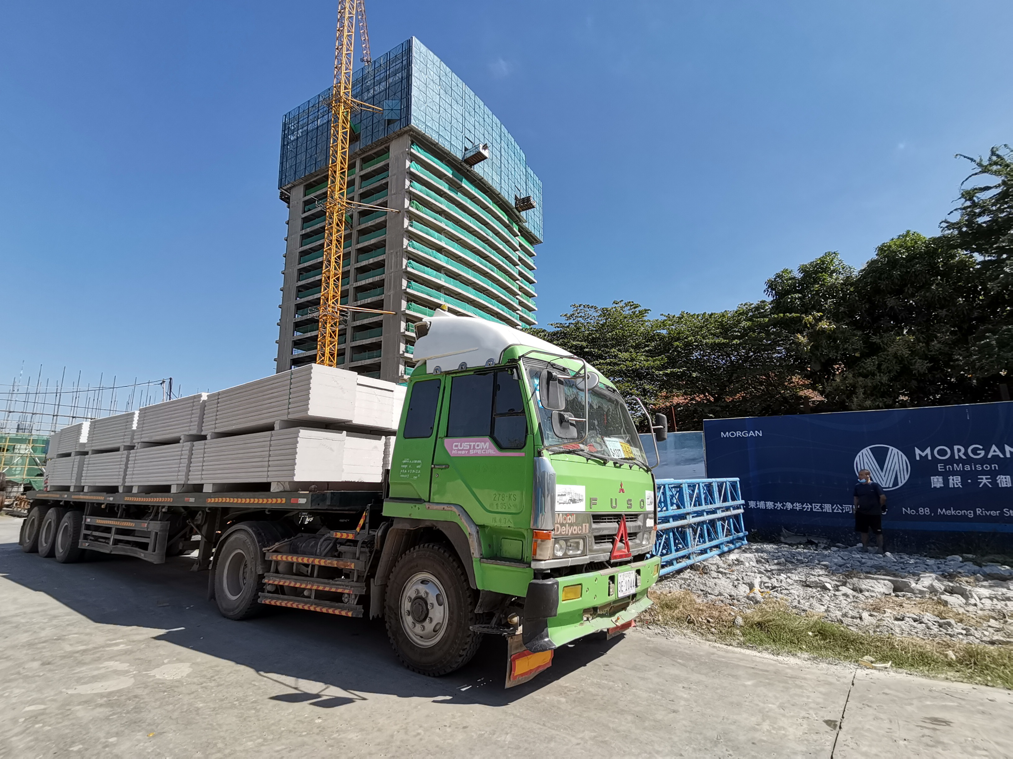 Ecotrend AAC ALC panels were delivered to Morgan EnMaison